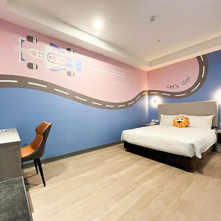 Holiday Garden Hotel Skm Park Kaohsiung Extérieur photo