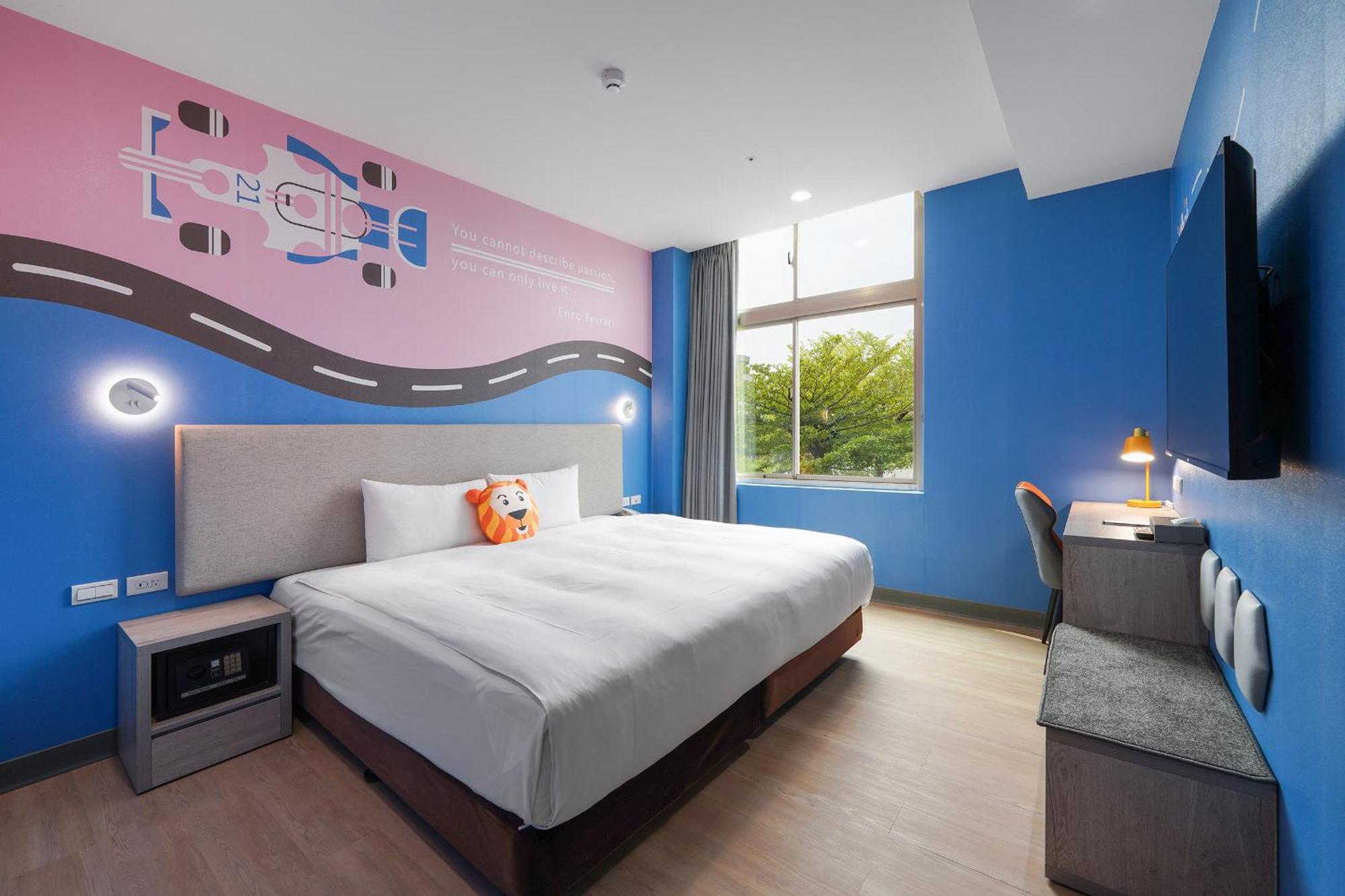 Holiday Garden Hotel Skm Park Kaohsiung Extérieur photo
