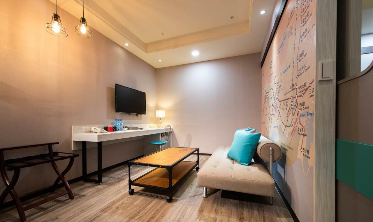 Holiday Garden Hotel Skm Park Kaohsiung Extérieur photo